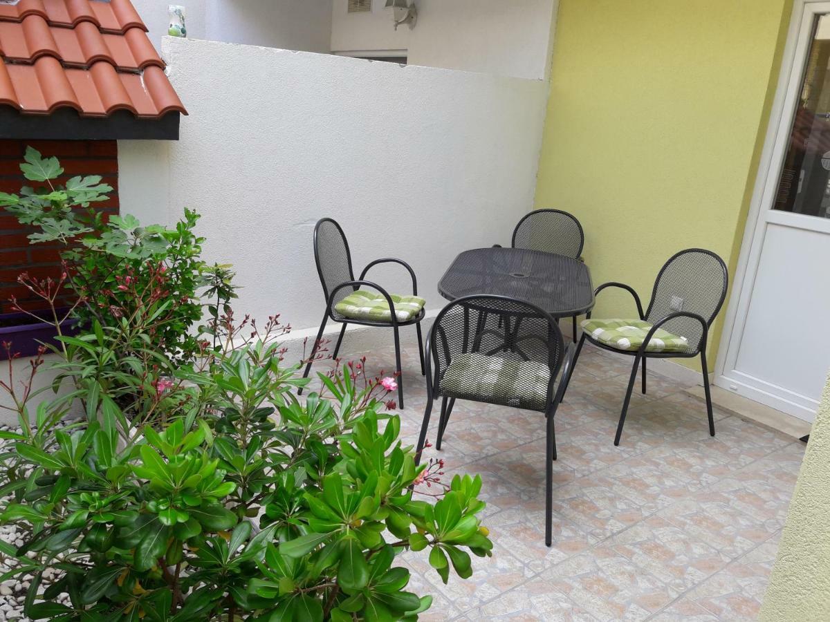 Apartments Lemongarden Duće Eksteriør bilde
